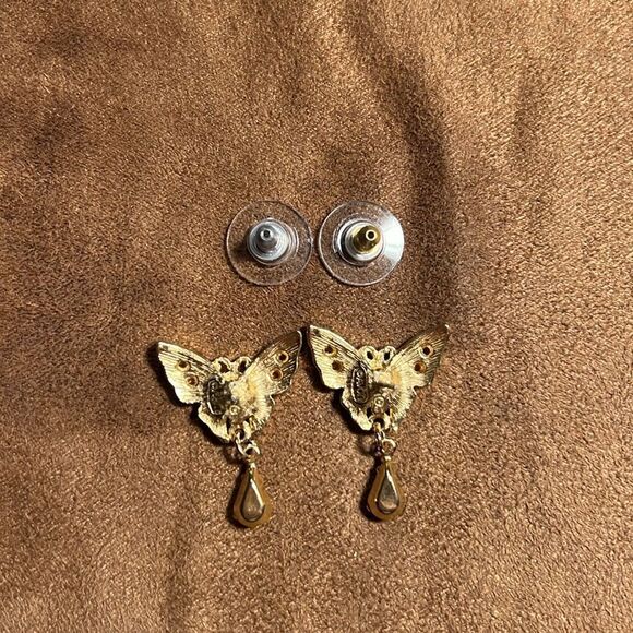 Avon Vintage Gold Tone Butterfly clear stone dangle Pierced Earrings - Picture 4 of 5